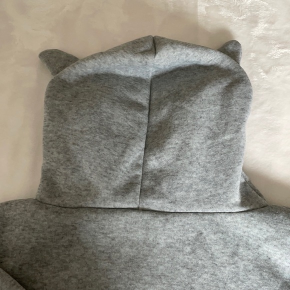 Mr. Beast Crop Hoodie! - Picture 7 of 9